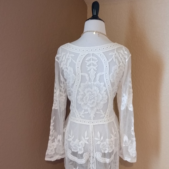 Beautiful Boho Lace Maternity Photoshoot Gown - Picture 7 of 7